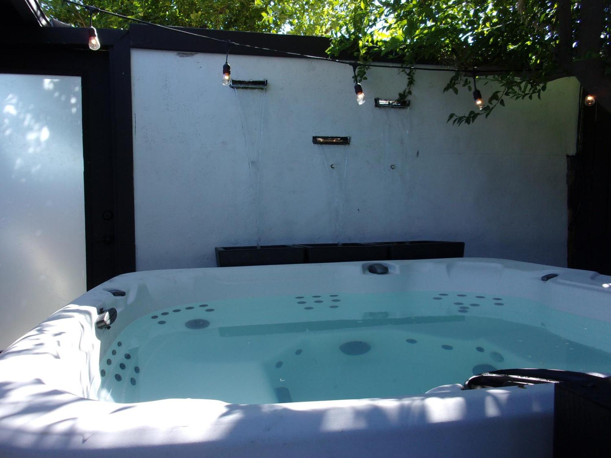 Updated Dwntwn 2Bd Twnhse W/Hot Tub& Private Patio 팜 스프링스 외부 사진
